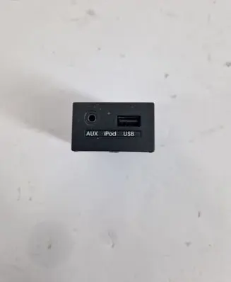 Hyundai i30 AUX in-socket connector 2R000