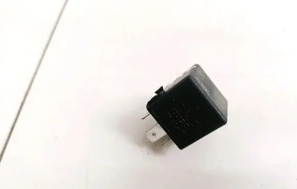 Mercedes-Benz A W168 Other relay A0025421319 V23134-B52-X336