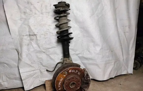 Volkswagen PASSAT B6 Front wheel hub spindle knuckle SPD13311