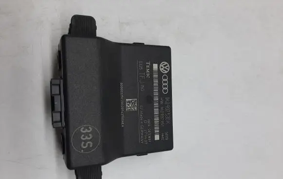Audi A3 S3 8P Gateway control module 1K0907530K