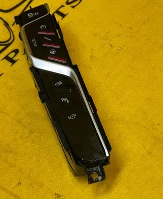 BMW M5 F90 Central console control unit 61318076642 8076642