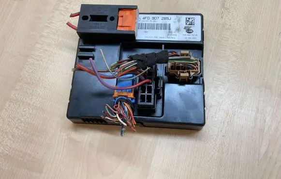 Audi A6 S6 C6 4F Comfort/convenience module DK00876228 4F0907289J