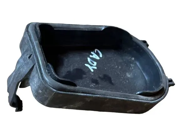 Volkswagen Caddy Headlight/headlamp dust cover 304411172