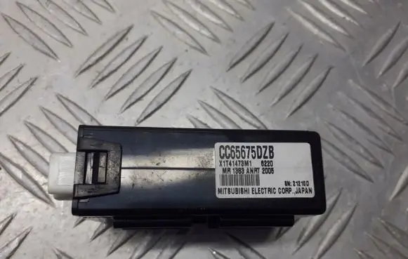 Mazda 5 Door central lock control unit/module CC65675DZB