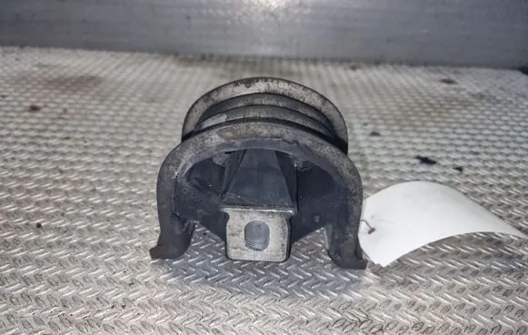 Volkswagen Transporter - Caravelle T5 Engine mount bracket 0199848D