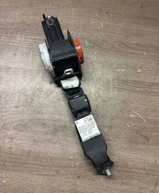 Subaru Forester SJ Rear seatbelt C71835