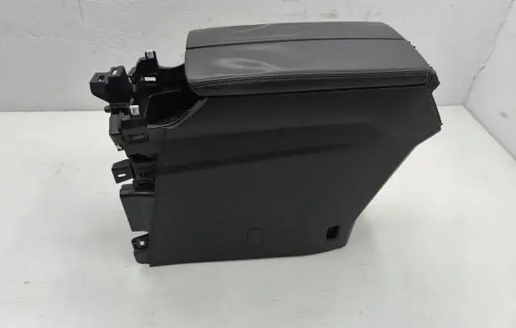 Peugeot 5008 II Center console 