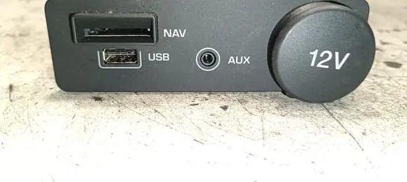 Land Rover Range Rover Evoque L538 USB socket connector FK7219C166BD