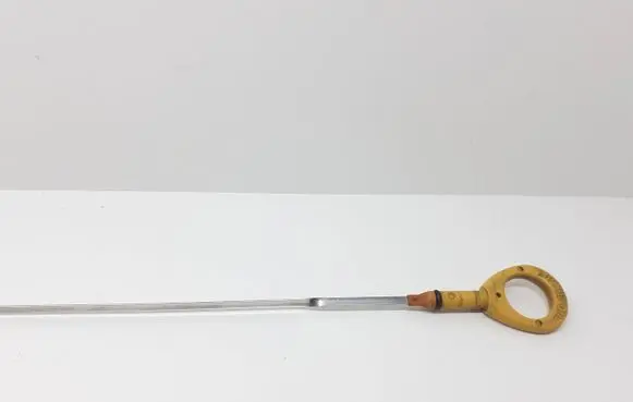 Lexus CT 200H Oil level dip stick 