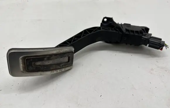 Volkswagen Golf VII Accelerator throttle pedal 5Q2723503D