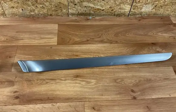 Audi A4 S4 B7 8E 8H Front door trim bar 8E0867410
