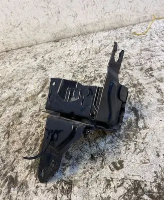 Renault Kadjar ABS pump bracket 