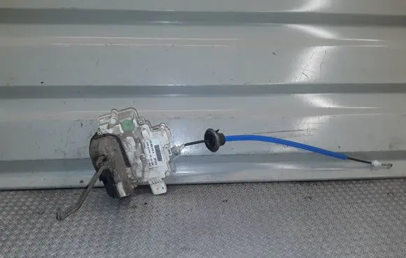 Audi A8 S8 D3 4E Rear door lock 4E0839016H