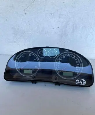 Volkswagen PASSAT B5.5 Speedometer (instrument cluster) 3B0920927A 051102043122 VWZ7Z086261309