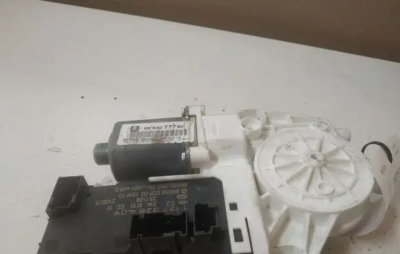 Citroen C6 Front door window regulator motor 0130822259