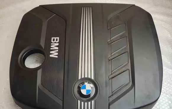 BMW 5 F10 F11 Engine cover (trim) 7802847 13717802847 03104105