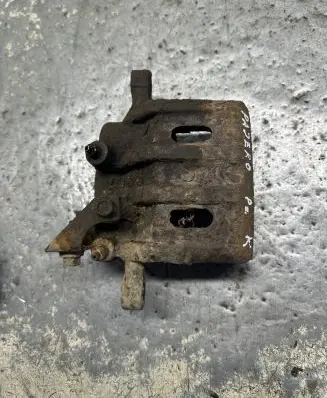 Mitsubishi Pajero Front brake caliper