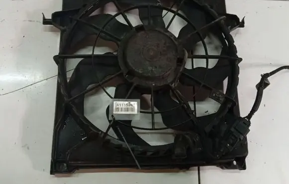 KIA Ceed Radiator cooling fan shroud 