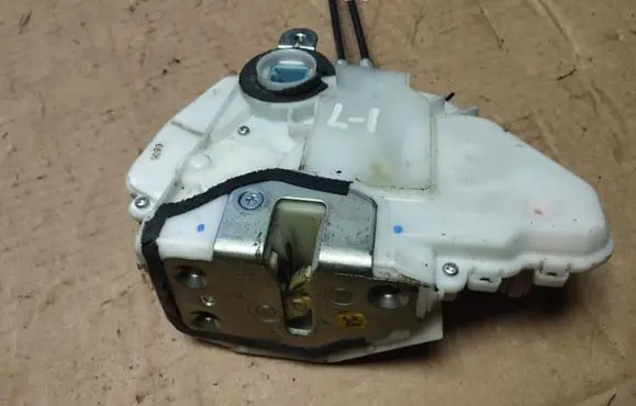Honda Civic Front door lock