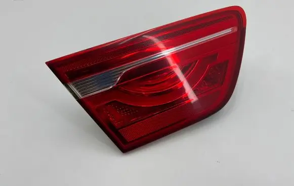 Tailgate rear/tail lights