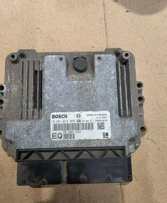 Opel Astra H Engine control unit/module 0281014025 55205623