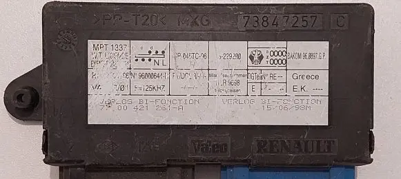 Renault Laguna I Comfort/convenience module 73847257C 7700421261A 96000644