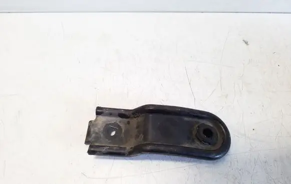 Radiator mount bracket