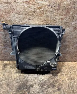 Mitsubishi L200 Coolant radiator MN135054