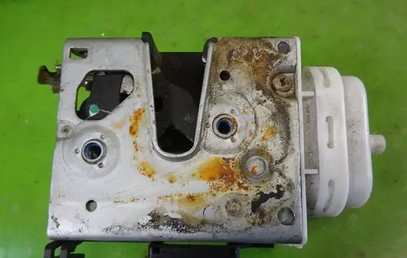 Audi A4 S4 B5 8D Front door lock