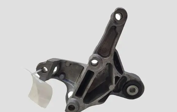 Mercedes-Benz A W176 Engine mount bracket A2462401309