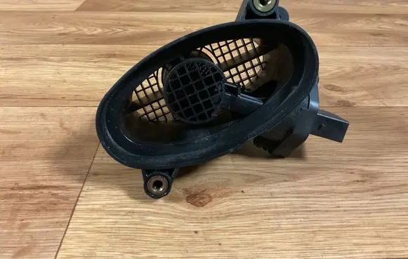 BMW 5 E39 Mass air flow meter 7787076 0928400468 1362