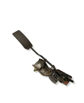 Nissan X-Trail T30 Accelerator throttle pedal 