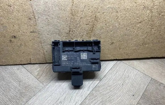 Audi A4 S4 B9 8W Door control unit/module 4M0959792H 4M0959792F