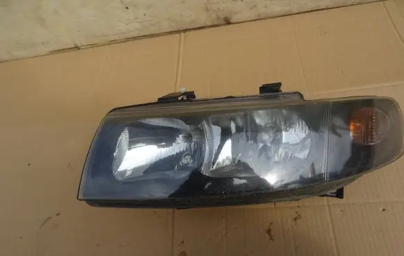Seat Toledo II (1M) Headlight/headlamp 1M1941001D 67742691