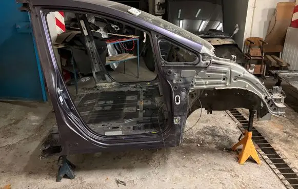 Honda Odyssey Front quarter panel 