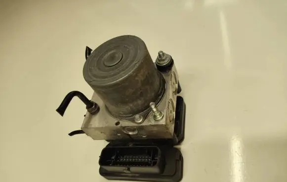 Volkswagen Polo V 6R ABS Pump 6R0907379BA 6C0907379G