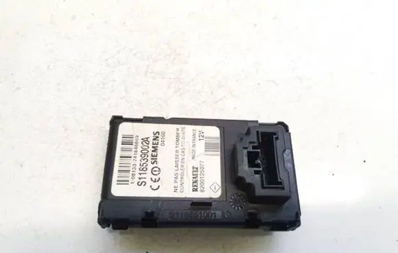 Renault Megane II Ignition key card reader 8200125077 s118539002a
