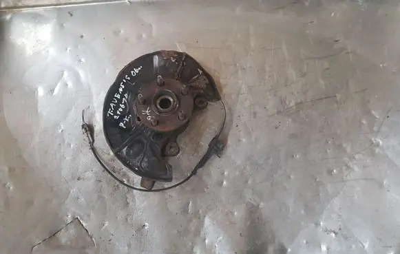 Toyota Avensis T250 Front wheel hub