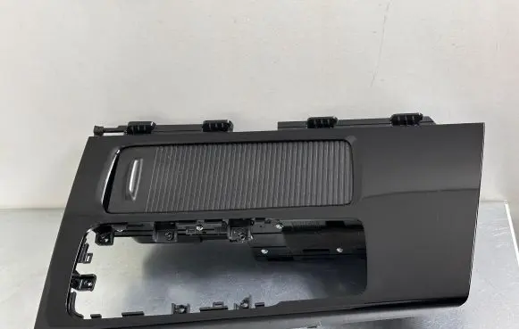 Cup holder front