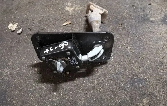 Volvo XC90 Spare wheel mounting bracket 8624896
