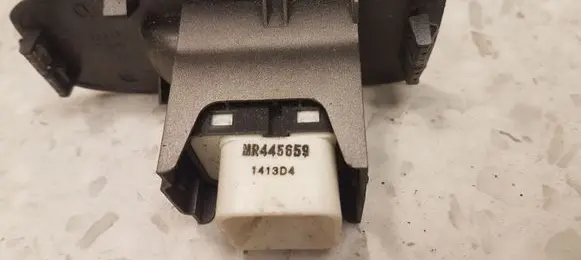 Mitsubishi Pajero Electric window control switch MR445659