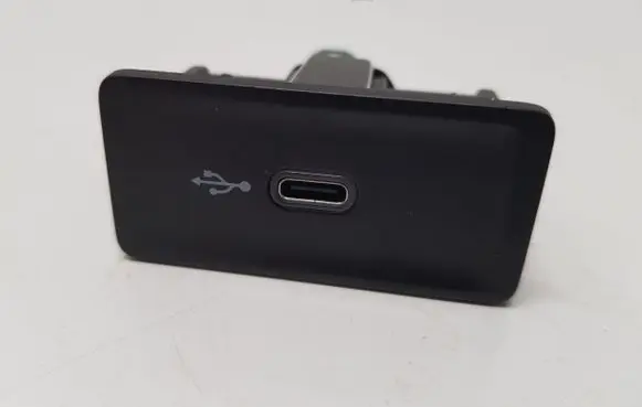 Volkswagen PASSAT B8 USB socket connector 3G5035726B