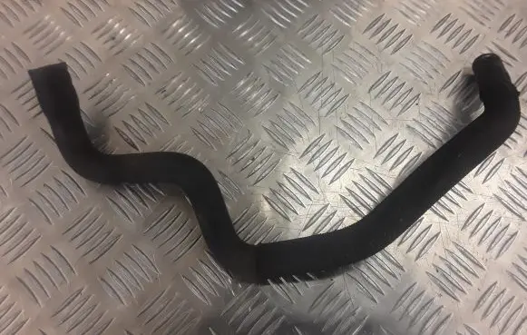Volvo XC70 Engine coolant pipe/hose