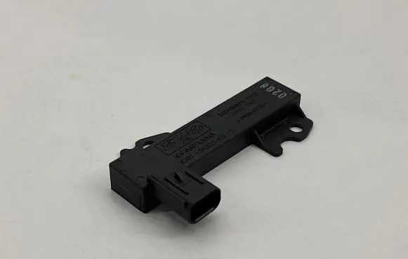 Jaguar XK - XKR Aerial antenna amplifier 6G9115K603KB 5WK47897
