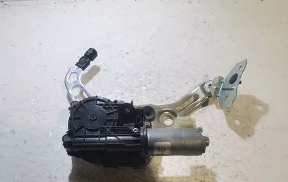Mercedes-Benz C W205 Hand brake/parking brake motor 0390204124