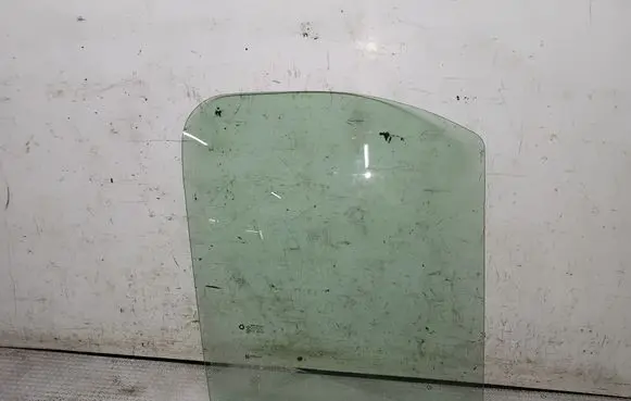 Nissan Primastar Front door window glass four-door