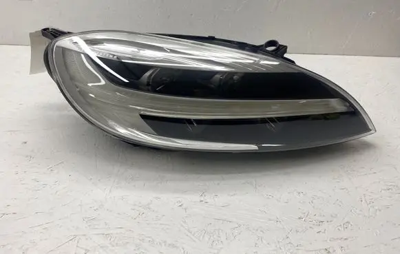 Volvo V40 Headlight/headlamp 31420450