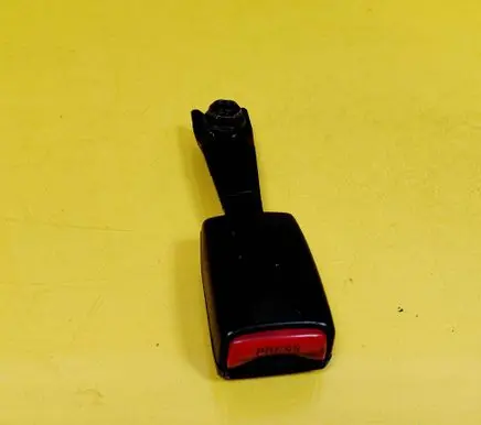 Mitsubishi Pajero Front seatbelt buckle 
