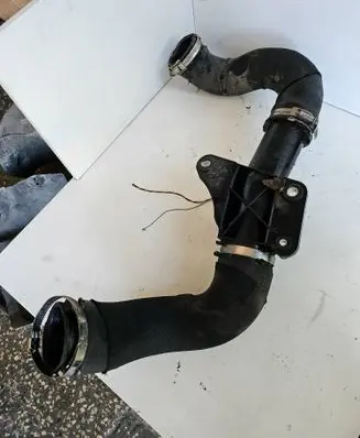 Audi A4 S4 B8 8K Intercooler hose/pipe 8K0145673E
