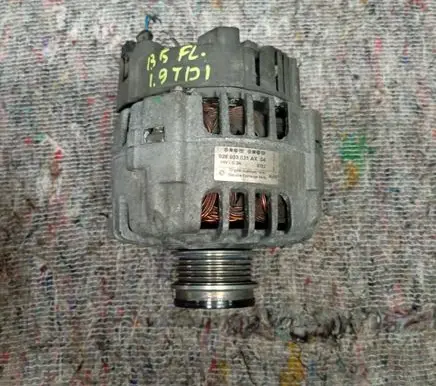 Volkswagen PASSAT B5.5 Generator/alternator 028903031AX